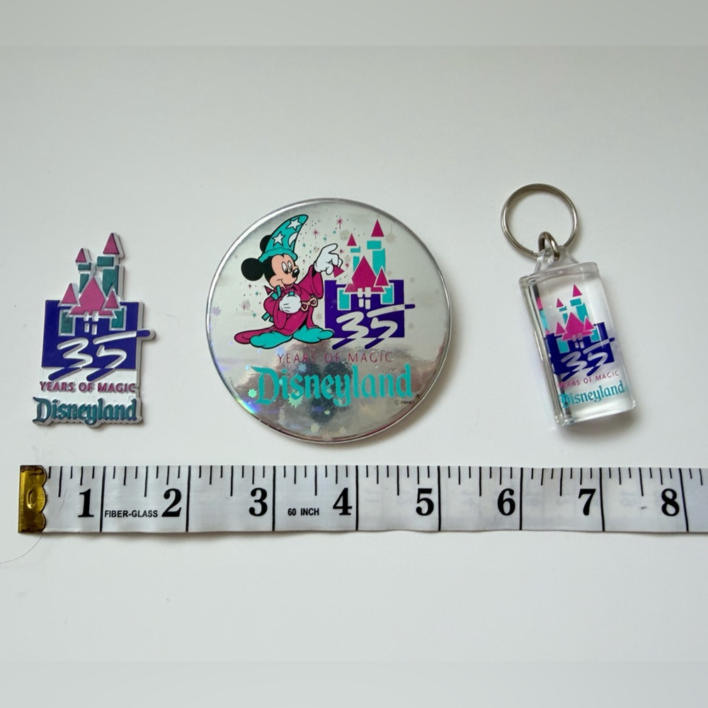 Vintage Disney Lot 35 Years of Magic Disneyland - Holographic Pin Button & more - Picture 6 of 10
